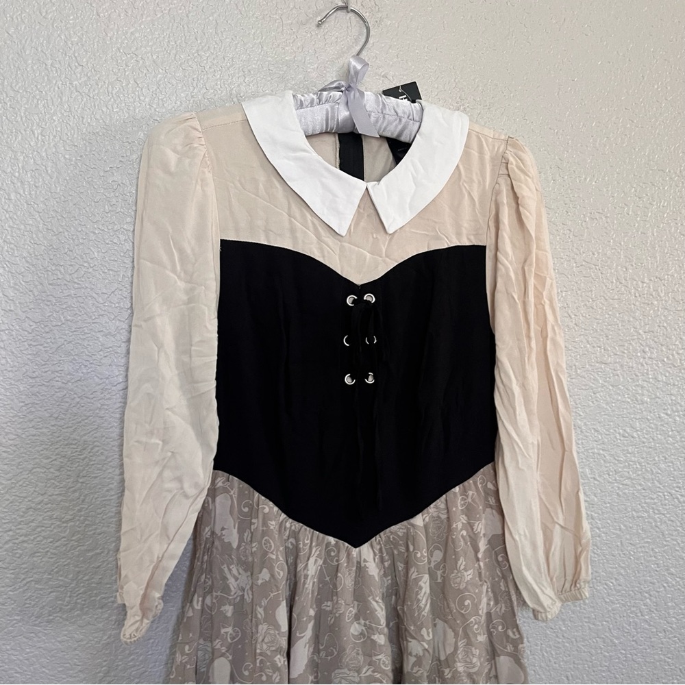 NWT Disney Sleeping Beauty Briar Rose Peasant Dress Hot Topic size XS - Picture 7 of 10